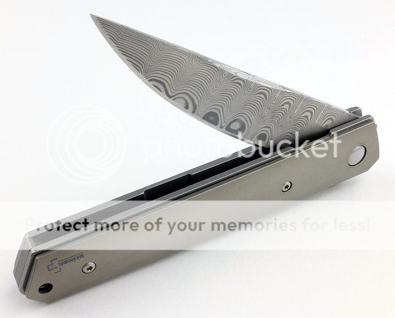 14%20Boker%20Kwaiken%20blade%20emerge%20P1120775.jpg