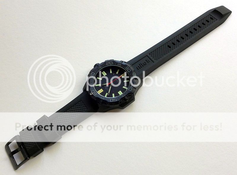 02%20HAWK%20strap%2001%20rubber%20P1080044.jpg