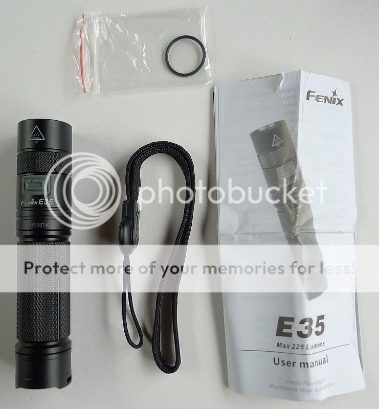 02-E35boxcontents-.jpg