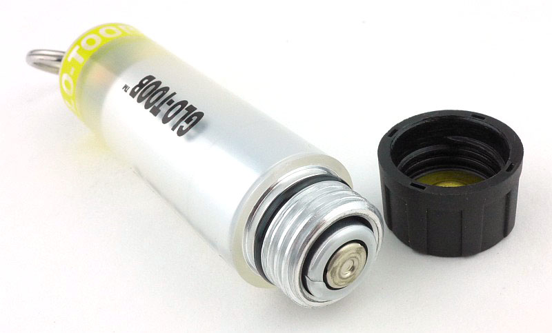 25-glo-toob-AAA-battery-in-P1240907.jpg