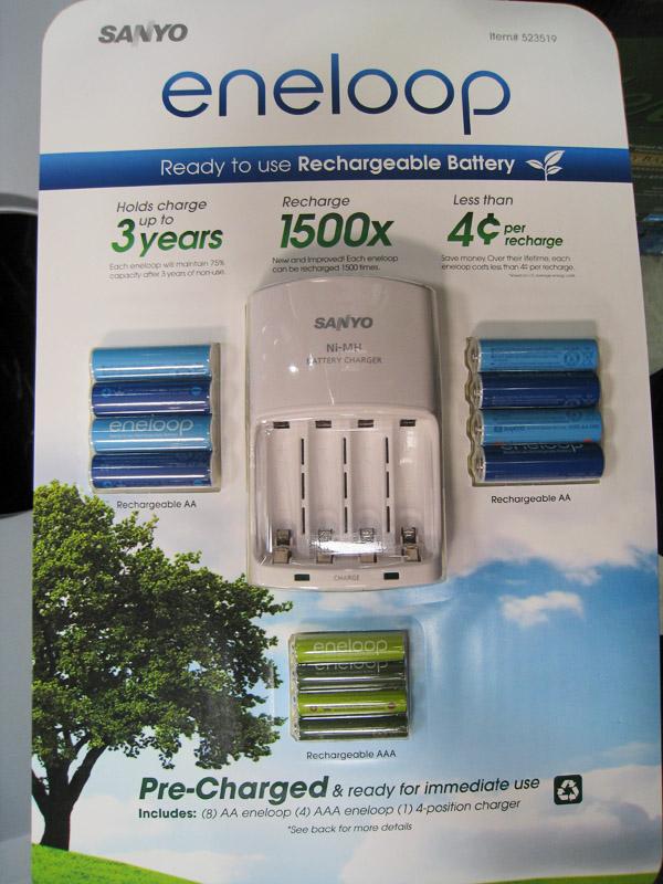 Sanyo Eneloop AA 4-Pack with AC Charger