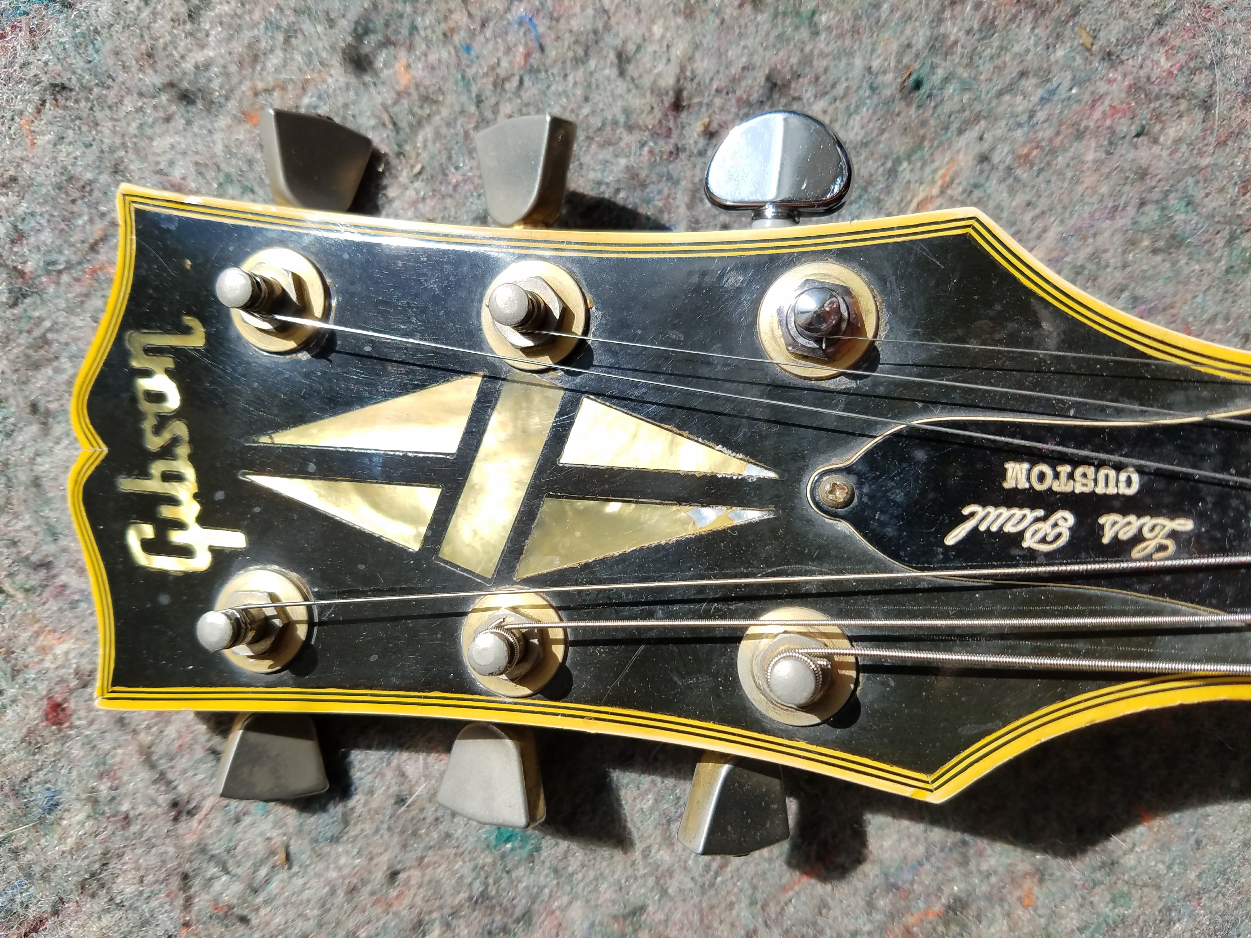 Les_Paul_Custom_Headstock.jpg