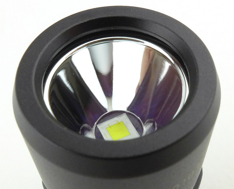 32-Jetbeam-E10R-reflector-P1280593.jpg